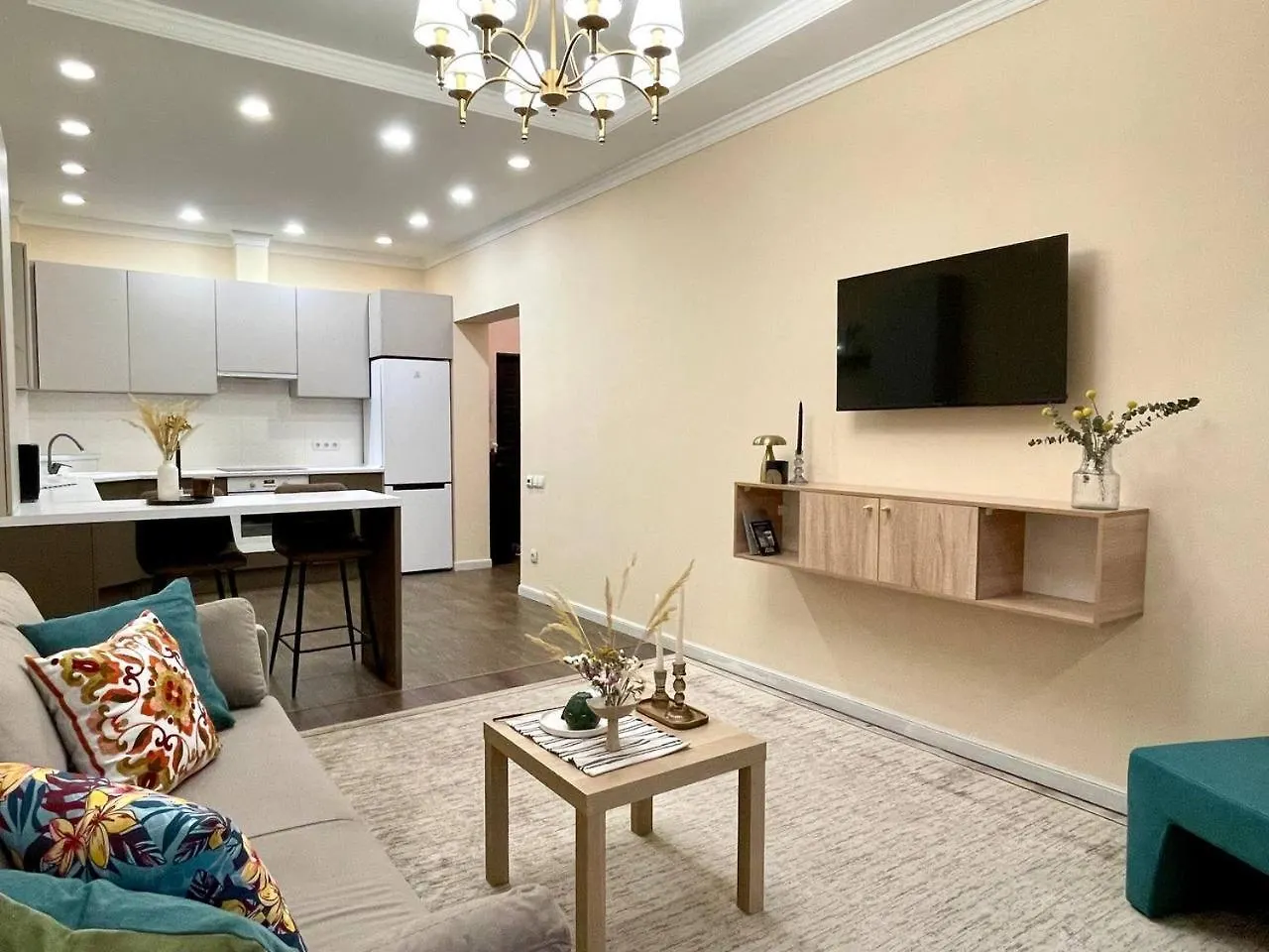 Жк Комфорт, Центр, Рядом Трц Mega По Розыбакиева Apartment Almaty